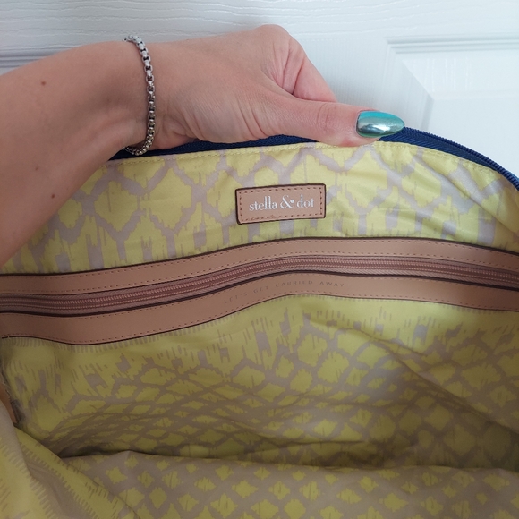 Stella & Dot travel bag - Picture 7 of 8